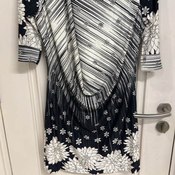 NWOT Korean Fabric B&W dress with lining and sleeves and lovely detailing !UK L - Picture 4 of 6